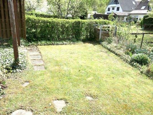 Garten Südseite mit Pergola