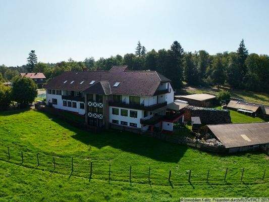 seitliche Ansicht Haupthaus