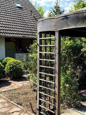 Derben Hausrückseite Garten 05.2025.jpg