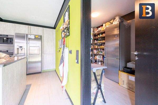 Küche mit sep. Speisekammer