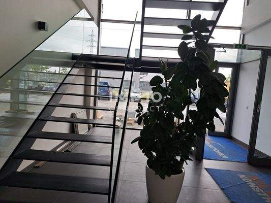 Aufgang vom Zentralgebäude