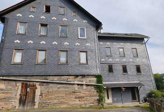 Haus Seitenansicht.jpg