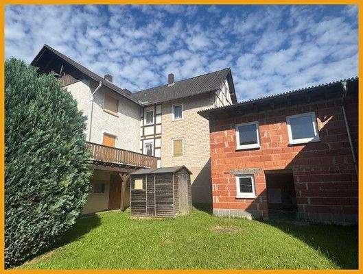 Hinteransicht mit Blick in den Garten