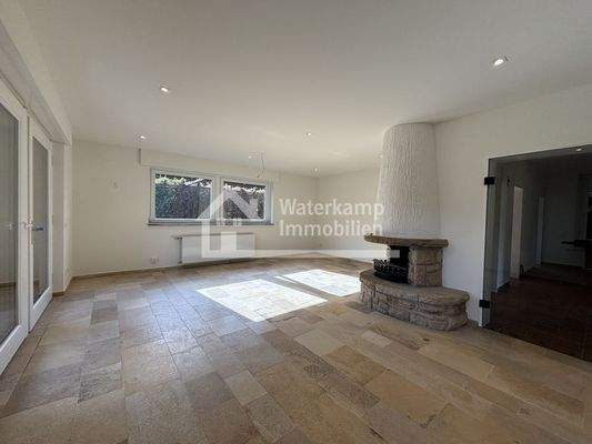 04 Wohnen (I2): Mit Glastür zum Flur