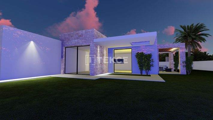 Spacious 3 Bedroom Villa with Private Pool in Calpe