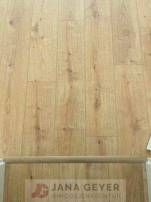 Laminatboden, Landhausdiele mit V-Fuge