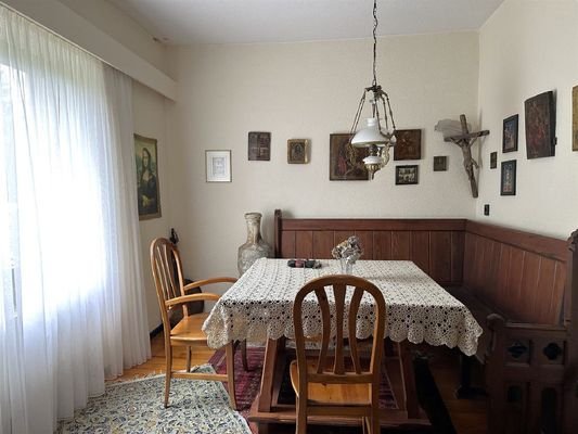 Wohnzimmer mit Blick ins Esszimmer EG