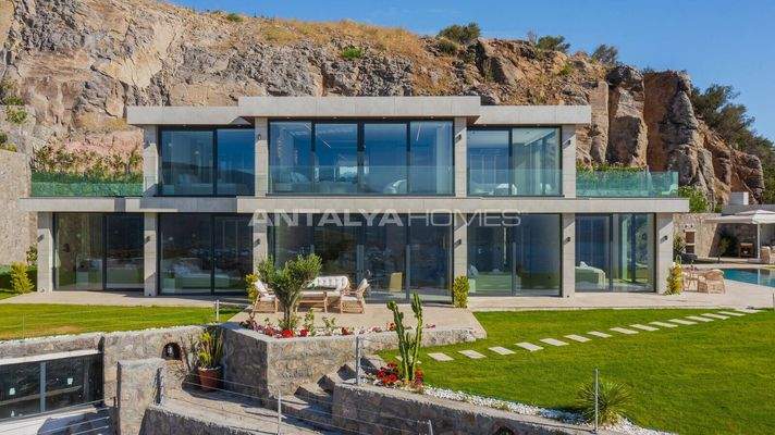 Luxury Houses with Private Beach and Heliport in Bodrum