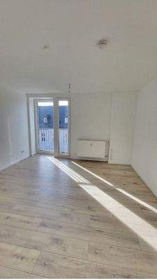 Wohnen/Küche, Blick Richtung Fenster