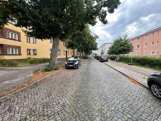 Straße vor dem Objekt