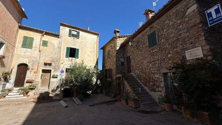 38B83922-5892-4885-9BD4-DDF1C90281D5_1_102_a