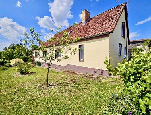 seitliche Hausansicht