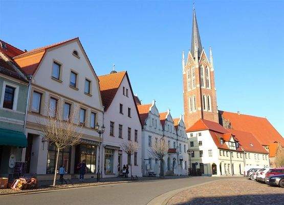 Straßenansicht rechts