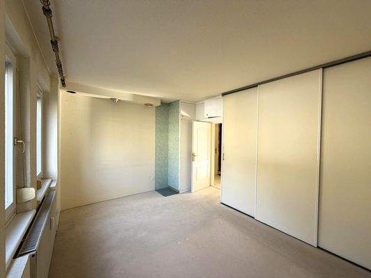 Schlafzimmer 1 von 2