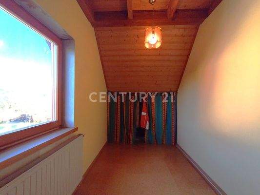 Der Ankleideraum im Obergeschoss