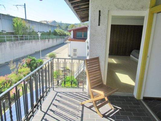 Blick vom überdachten Balkon