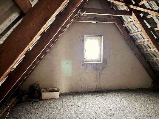 nicht ausgebauter SB-Raum.jpg