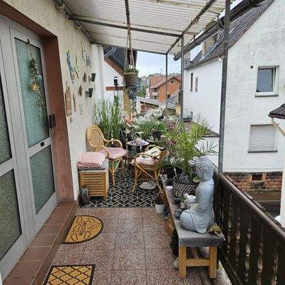 Eingang und Balkonbereich