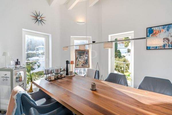 Essbereich mit Blick in den Garten