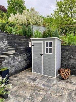 Eingangsbereich/ Vorplatz