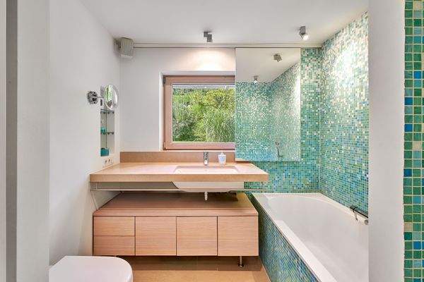 Moderne Badgestaltung