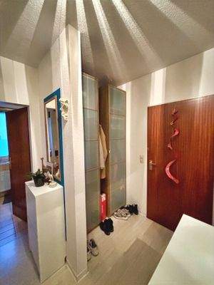 Wohnungseingangstür / Flur