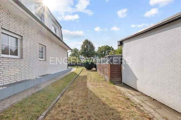 Grundstück hinten zum Nachbarn