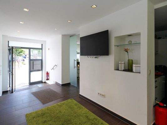 Eingangsbereich mit Nebenraum