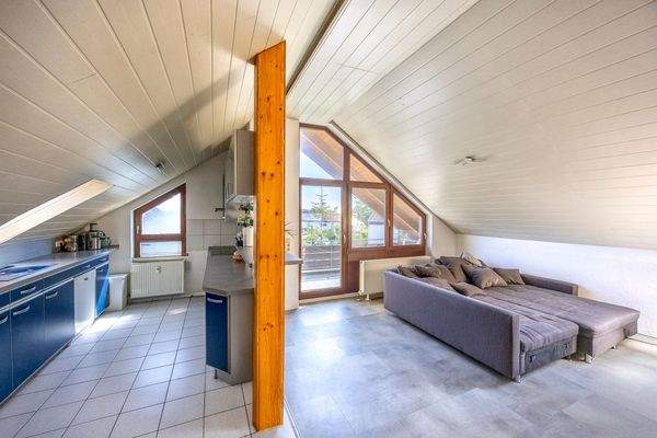 Küche und Wohnbereich DG