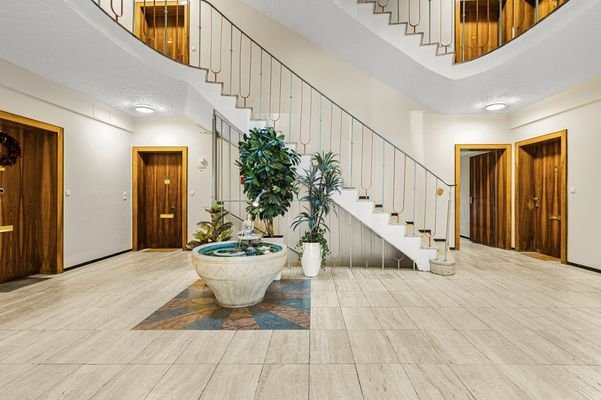 Stillvolles Foyer