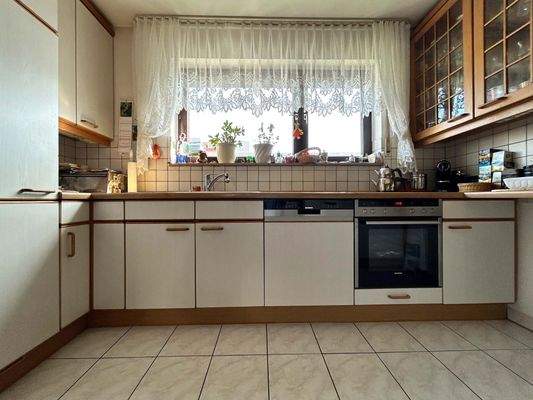 EG Küche: ...und neuen Elektrogeräten