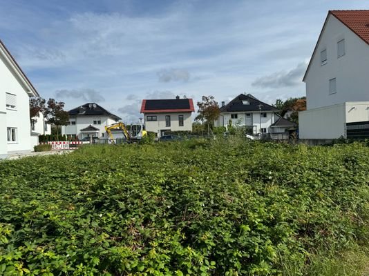 Rückwertige Ansicht mit Blick Richtung Straße