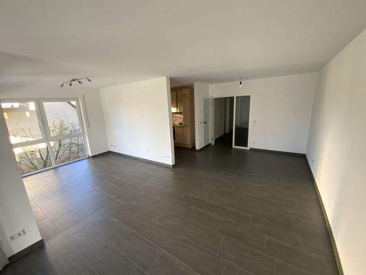 Blick vom Wohnbereich Richtung Flur