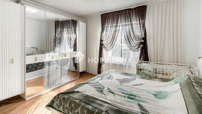 1. OG Schlafzimmer 1 1