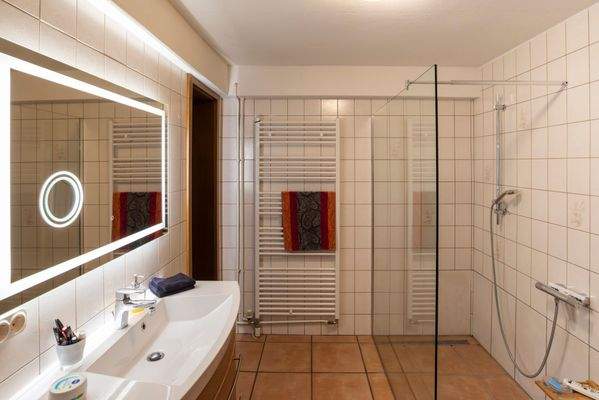 Duschbad im Erdgeschoss