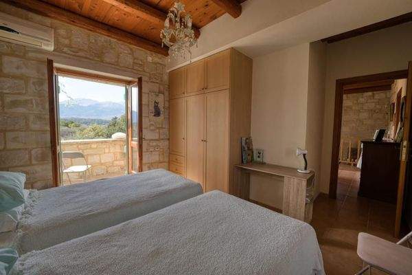 Kreta, Vamos: Möblierte Steinvilla mit Panoramablick auf Meer und Berge zu verkaufen