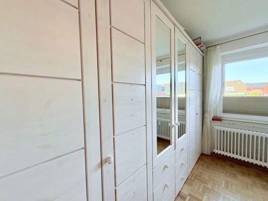 Platz für einen großen Schrank