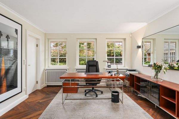 Büro (16,46m²), sowohl vom Wohnzimmer als auch vom Eingangsbereich erreichbar