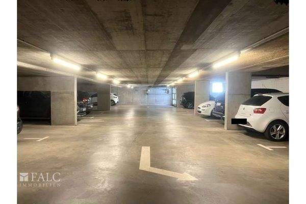 Tiefgaragenstellplatz