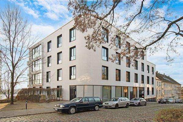 Modernes Haus aus 2013 mit Fahrstuhl