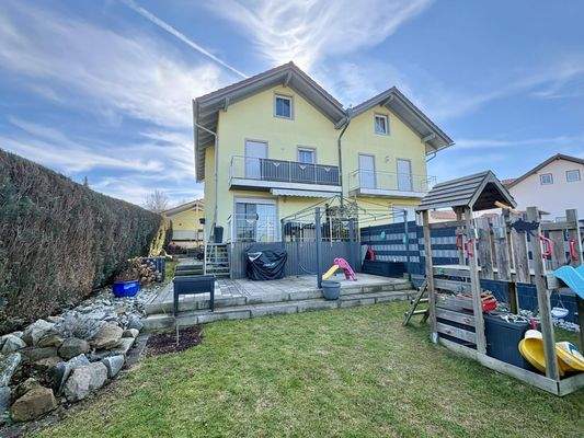 Doppelhaushälfte mit sonniger Terrasse
