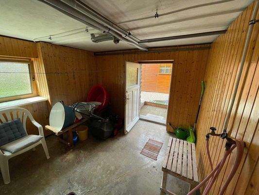 Ausgang Keller/Grundstück