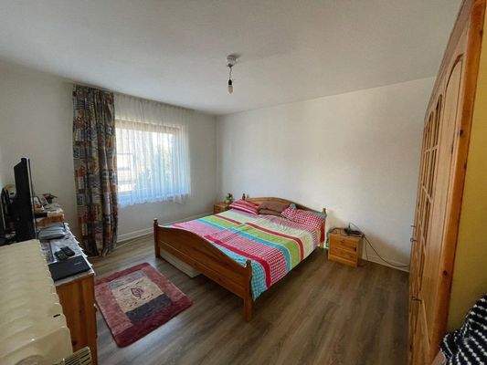 Schlafzimmer 1 (1.OG)