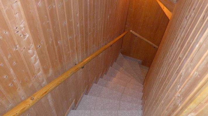 Treppe Keller linke Hälfte