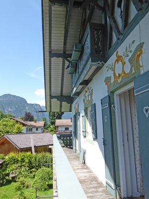 Umlaufende Laube im OG