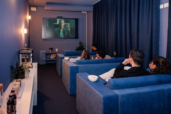 THE FIZZ-Frankfurt-Cinema-3.jpg