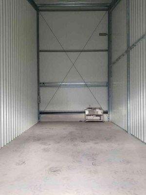 Innenansicht der Lagerhalle