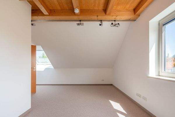 Schlafen_2_Dachgeschoss_Bild_1