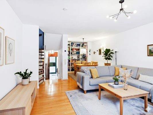 Wohn-/Esszimmer gestaged