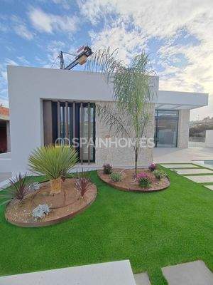 Detached Villas with Private Pool in Rojales Costa Blanca